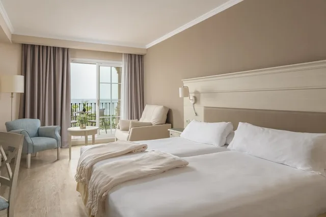 غرفة بسريرين منفصلين، Iberostar Waves Malaga Playa 2/10