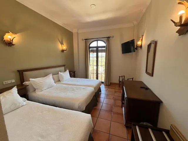 غرفة ثلاثية، Hotel Sierra de Ubrique 4/9