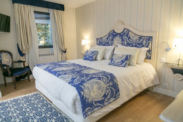 Superior, Double Bed, Solar Sampaio E Melo 1/5