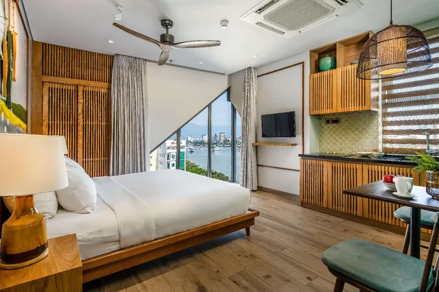 Stunning, Suite, River View، Seahorse Han Market Da Nang Hostel by Haviland 1/1