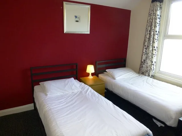 5 Rooms, Family, Twin Beds, Sofa، OYO Esplanade Hotel 1/10