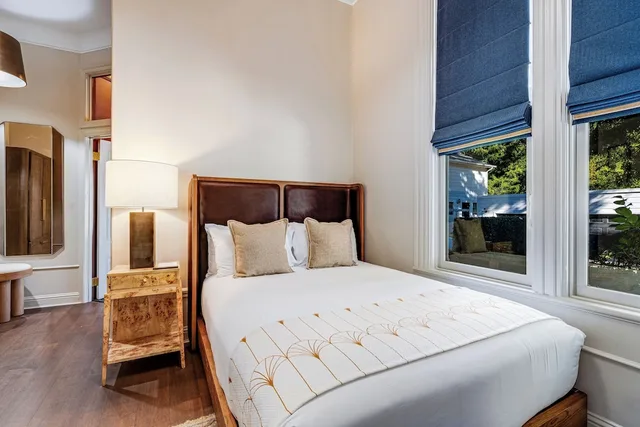 غرفة بسرير كوين، The White House Inn 3/8