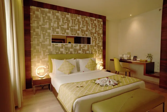 Nirvana, Executive, King Bed، IRA By Orchid Bhubaneswar 3/8