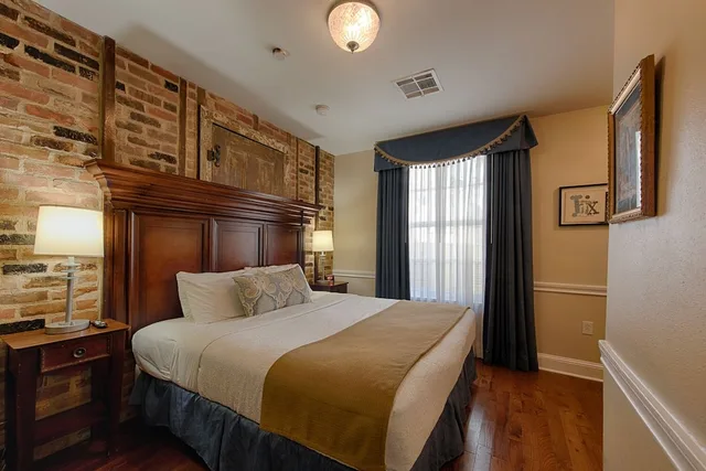 Classic, King Bed, Hotel St Pierre French Quarter 2/10