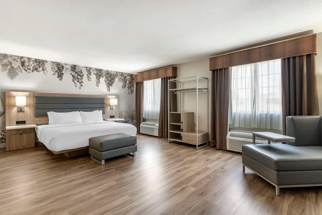جناح بسرير كينج، Best Western Plus Vineyard Inn 1/8