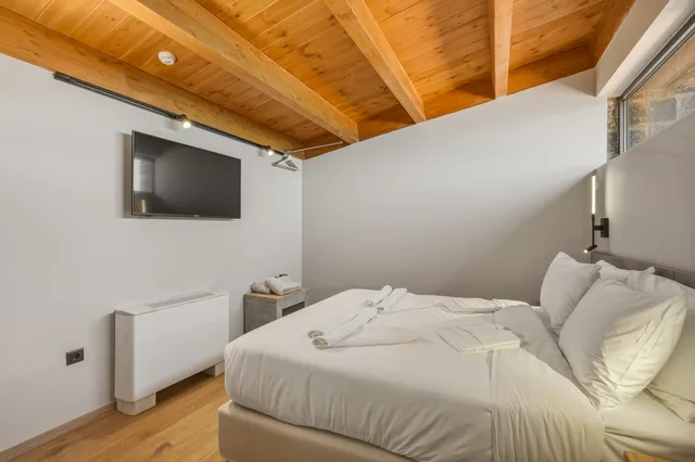 2 Bedrooms, Suite, Two Story, Outdoor Jetted Tub، VOLTA Seaside hotel - Adult-only 6/10