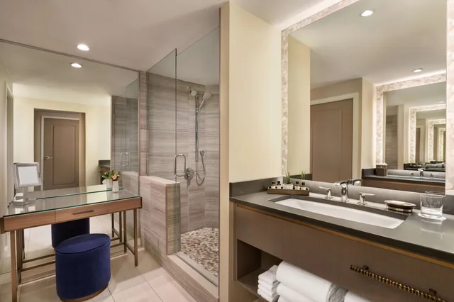 Signature, Sunset, 2 Queen Beds, Balcony or Patio, Beach Wing، Fairmont Scottsdale Princess 2/4