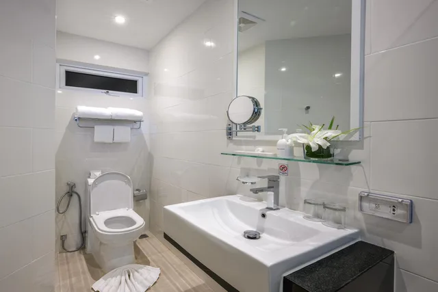 Deluxe, Double Bed, Balcony, The Beachfront Hotel Phuket 4/4