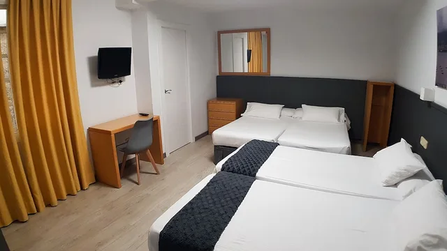 غرفة رباعية بأربعة أسرّة، Hotel del Mar 1/4