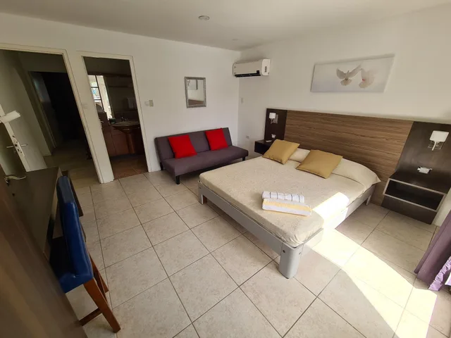 فيلا سوبيريور بسريرين كوين وسريرين منفصلين بإطلالة على المسبح بشرفة، Bubali Villa And Apartments 2/5