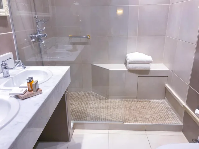 غرفة بسرير مزدوج بإطلالة على الحديقة، Le Manoir des Impressionnistes 8/9