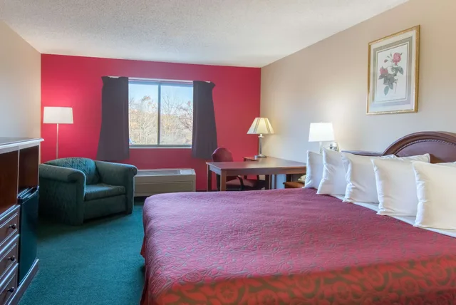 غرفة قياسية بسرير كوين لذوي الإعاقة، Days Inn by Wyndham Wooster 3/7