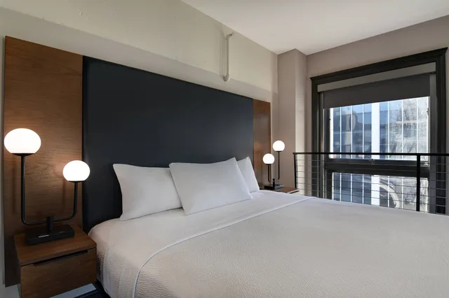 Suite, Multiple Beds, City View، Courtyard by Marriott Cincinnati Downtown 1/5