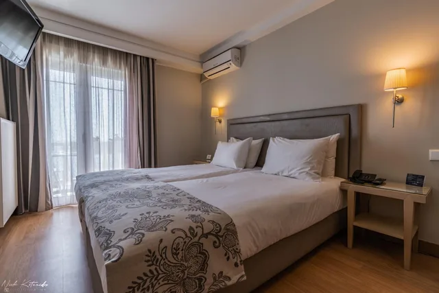 غرفة بسرير مزدوج بإطلالة على البحر، Avra Hotel 1/4