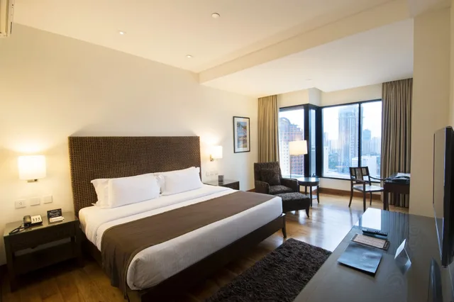 Deluxe King Room, City Garden Grand Hotel 8/10