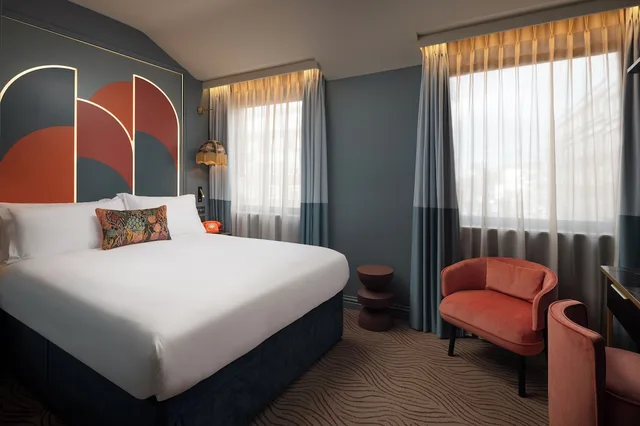 غرفة غراند بسرير كوين، Seraphine Kensington Olympia Hotel Ex Best Western Plus Kensington Olympia 2/5