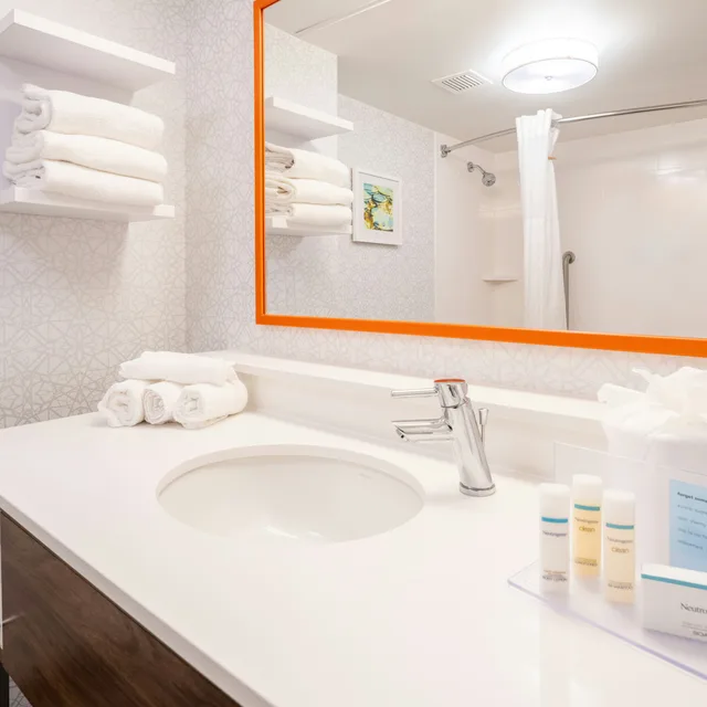 غرفة بسريرين كوين، Hampton Inn Gainesville FL 5/7