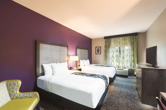 غرفة بسريرين كوين لذوي الإعاقة، La Quinta Inn and Suites by Wyndham Kennesaw 4/10