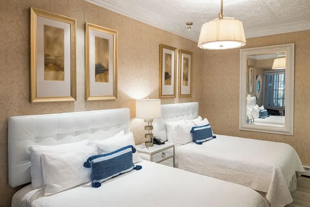 غرفة بسريرين مزدوجين، The Chateau Inn and Suites 3/5