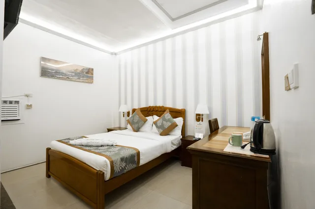غرفة مفردة بسرير كوين، Royal Park Resort Hotel 1/3
