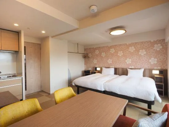 غرفة بسريرين مزدوجين بمطبخ، HIYORI RESIDENCE KYOTO KAMOGAWA 1/12
