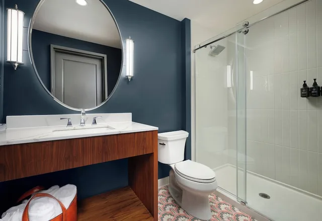 غرفة قياسية بسرير كينج، Hotel Indigo Nashville at The Countrypolitan 10/10