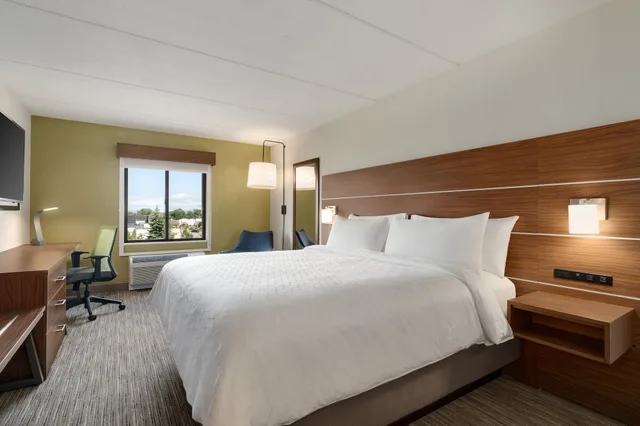 غرفة قياسية بسرير فردي، Holiday Inn Express Plattsburgh 1/5