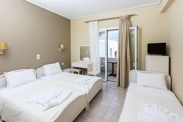 غرفة ثلاثية بشرفة، Hotel Venetia 3/6