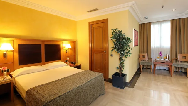 Master, Twin Beds، Hotel Nouvel 1/5