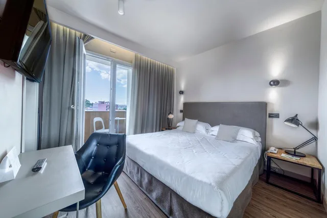 S Suite, Triple, Hotel Select Suites & Spa 5/10