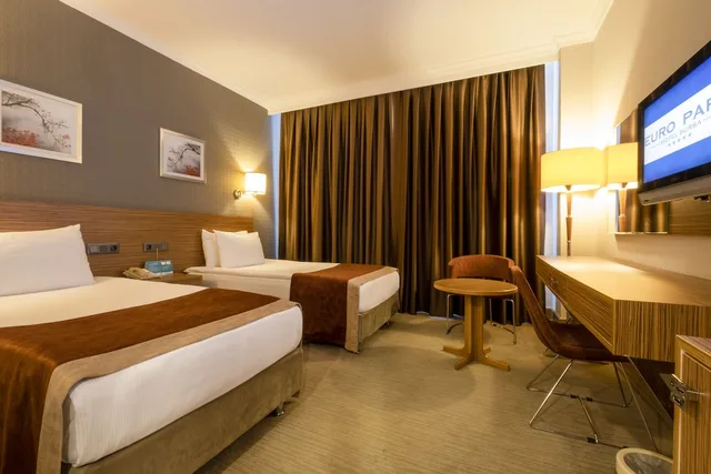 غرفة قياسية بسريرين منفصلين، Euro Park Hotel Bursa 2/3