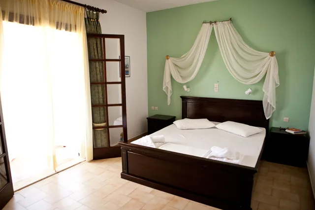 غرفة قياسية بسرير مزدوج أو سريرين منفصلين، Vasilaras Hotel 1/10