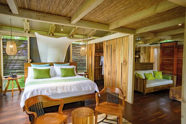 فيلا عائلية بسريرين كينج بإطلالة على البحر بغرفتي نوم مع أريكة، Hacienda Ecolodge Morgan S Rock 5/10
