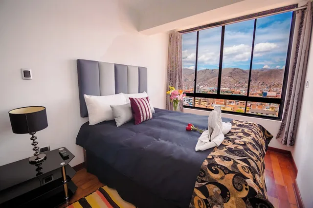 شقة ديلوكس بسريرين منفصلين وسريرين كوين بـ3 غرف نوم، Hotel R House Cusco 3/6