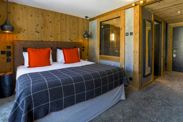 Deluxe, Double Bed, Le M de Megeve 1/3