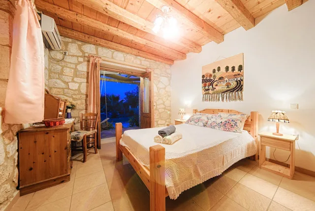 Duplex, 2 Double and Twin Beds، Joanna S Stone Villas 3/10