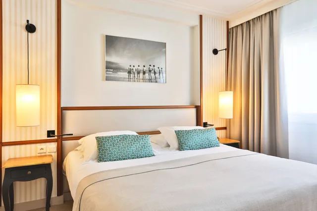 غرفة بسرير مزدوج بإطلالة على المدينة، Atlantic Hotel 2/3