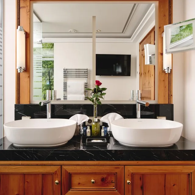 Type 2, Suite, King Bed, Valley View، Relais And Chateaux Hotel Dollenberg 2/3