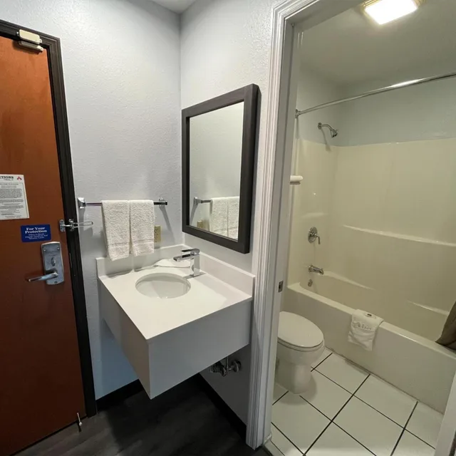 Room, Double Bed, Motel6 Urbana, IL 3/3