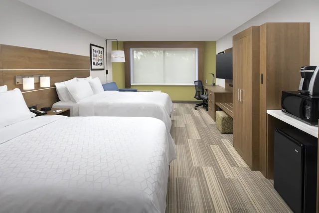 غرفة قياسية بسريرين كوين لذوي الإعاقة، HOLIDAY INN EXPRESS & SUITES NORTH BRUNSWICK 4/8