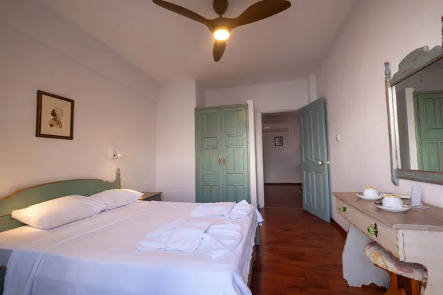 Family Suite, Queen Bed, Beach Front, Sea View, Sofa، Diplomat Hotel 2/8