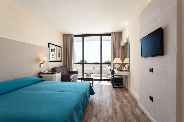 غرفة قياسية ثلاثية بسريرين منفصلين مع أريكة، Grand Hotel Pianeta Maratea 3/7