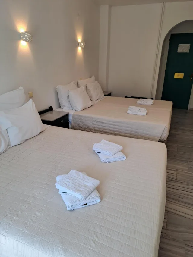 غرفة رباعية، Aegeon Hotel 5/10