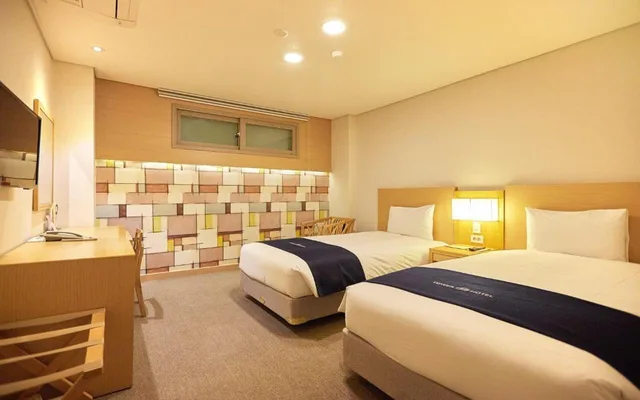 Inner, Twin Beds، Tower Hill Hotel 1/1