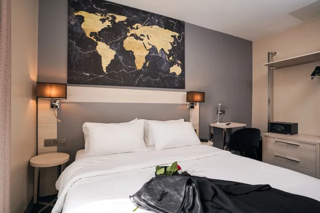 غرفة قياسية بسريرين منفصلين، Hotel Univers 2/5