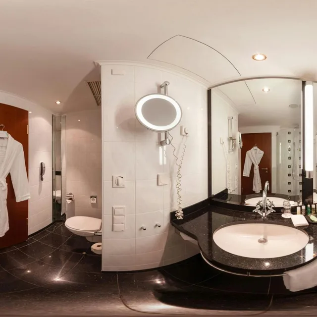 Westin, Club, Guest Room, Queen Bed، The Westin Grand Munich 3/5