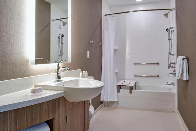 استوديو بسرير كينج مع أريكة، Springhill Suites Grand Rapids West 6/10