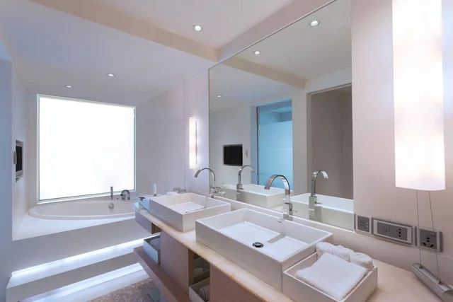 1 Bedroom, Presidential, Suite, King Bed, Executive Lounge Access, Le Meridien Gurgaon 4/4