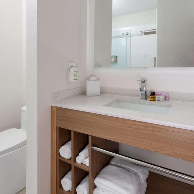 Standard, 2 Queen Beds, Living Area, La Quinta Inn & Suites by Wyndham Coralville Iowa City 6/6