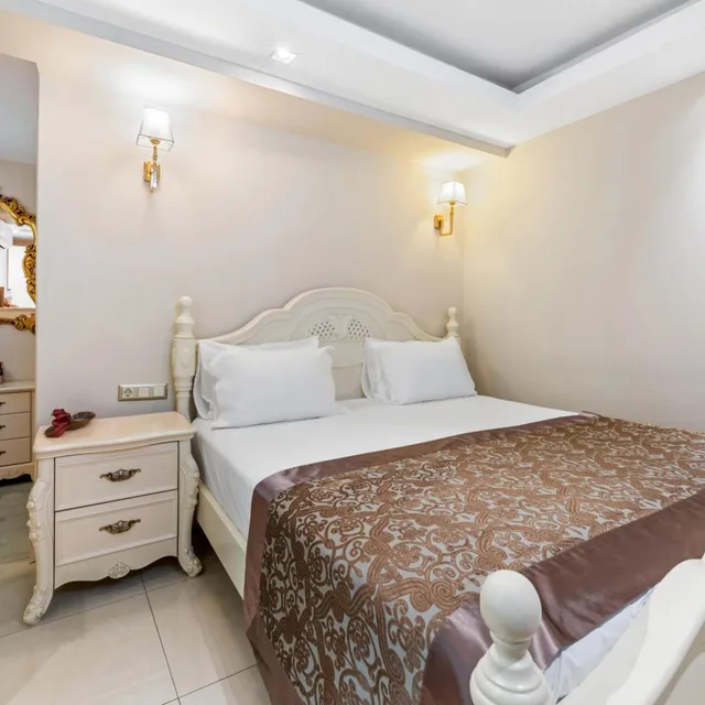 غرفة قياسية بسرير كينج، Elegance East Hotel Boutique Class 3/5